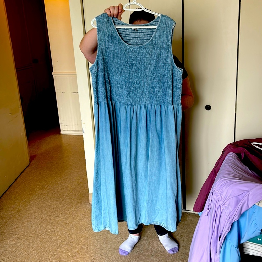 Dress size 3x blue short sleeve doesn’t fit